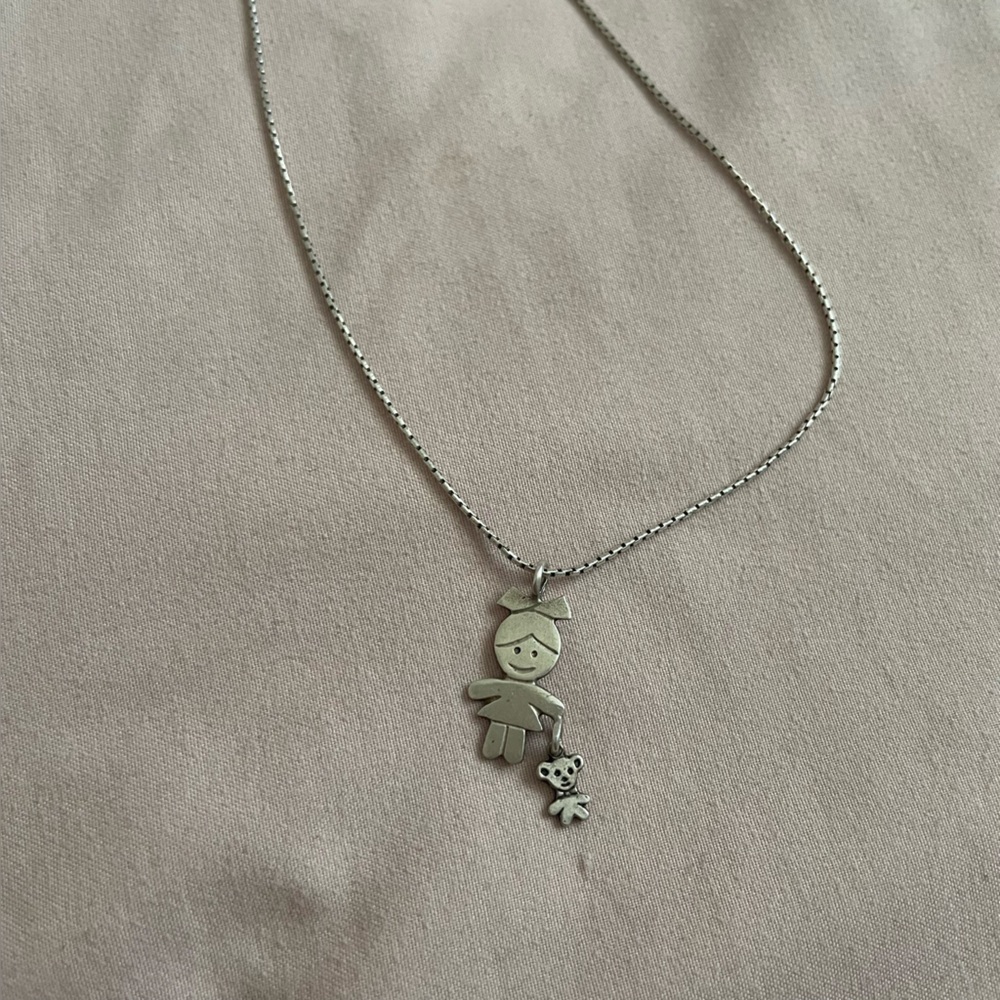 sterling silver silpada bestfriend necklace featuring a girl and teddy bear🩷